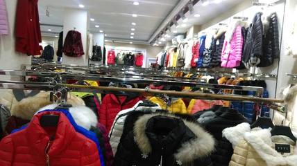 2024年中國(guó)服裝加盟與批發(fā)市場(chǎng)十大排行榜與行業(yè)趨勢(shì)分析